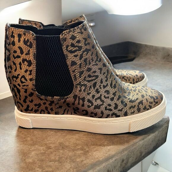 Gianni Bini Womens Sneaker Ankle Booties Size 6.5 M Leopard Cheetah Gold Shimmer - Picture 3 of 10